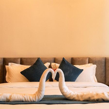 Hotel Kamrupa Guwahati Ngoại thất bức ảnh