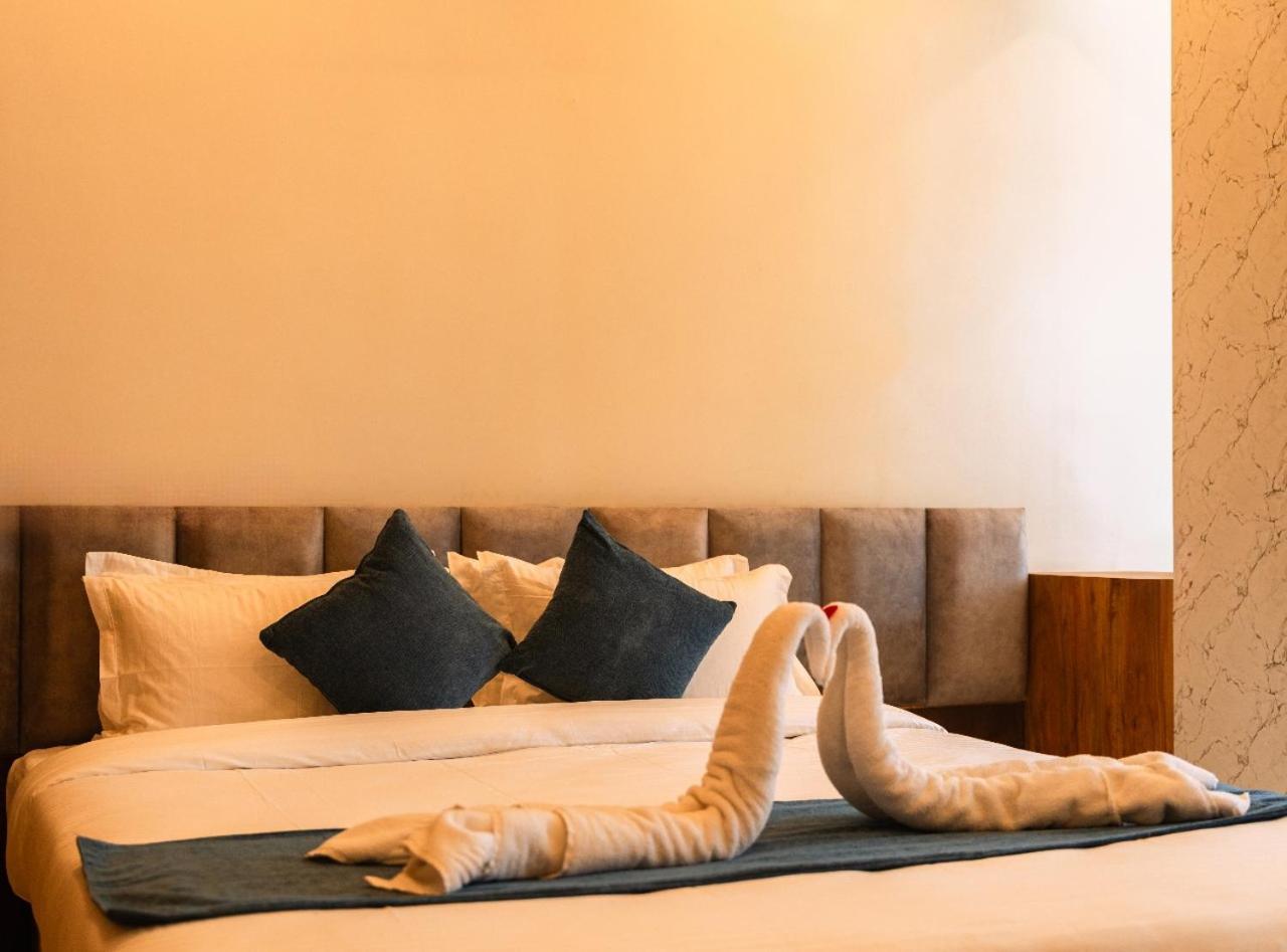 Hotel Kamrupa Guwahati Ngoại thất bức ảnh
